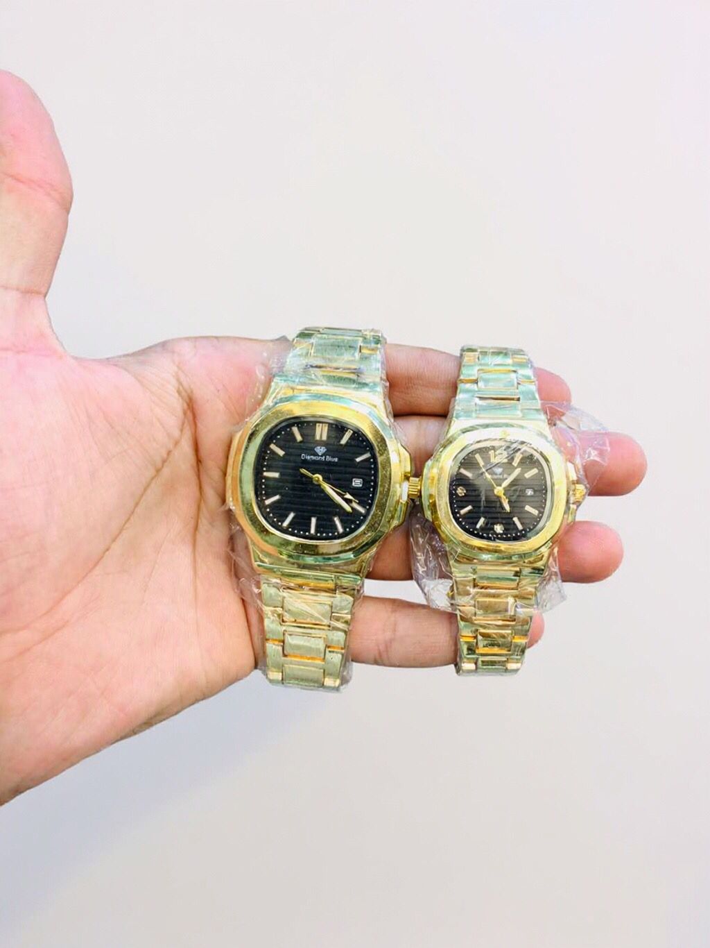 Diamond Blue Couple Watch – Elegant Matching Set
