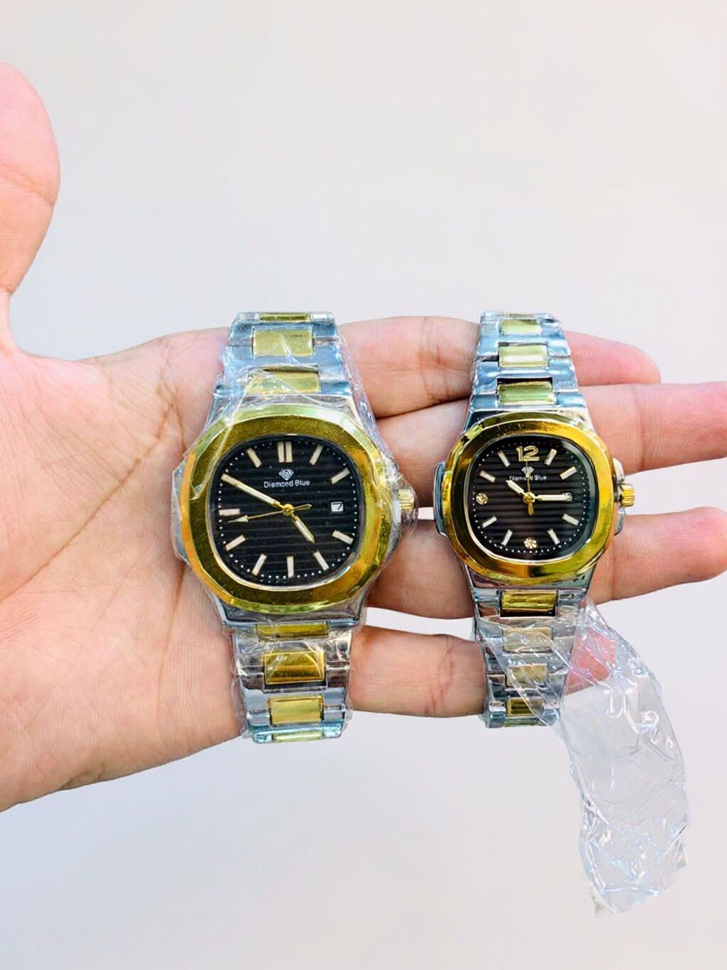 Diamond Blue Couple Watch – Elegant Matching Set